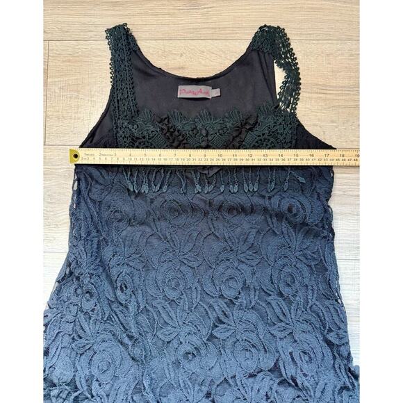 Pretty Angel Black Floral Lace Sleeveless Blouse with Chiffon Hem - Picture 7 of 8